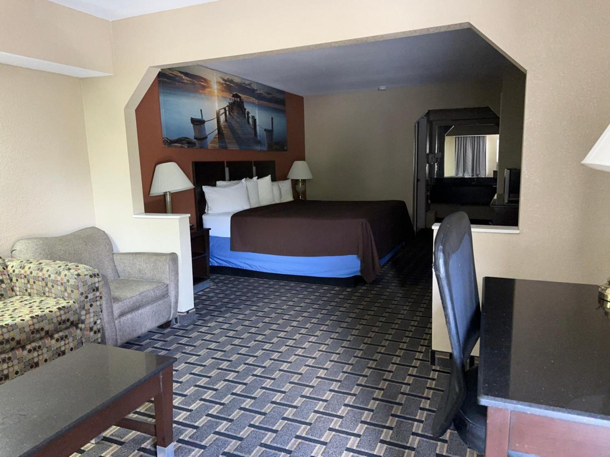 Days Inn & Suites By Wyndham Пайн Блъф Екстериор снимка