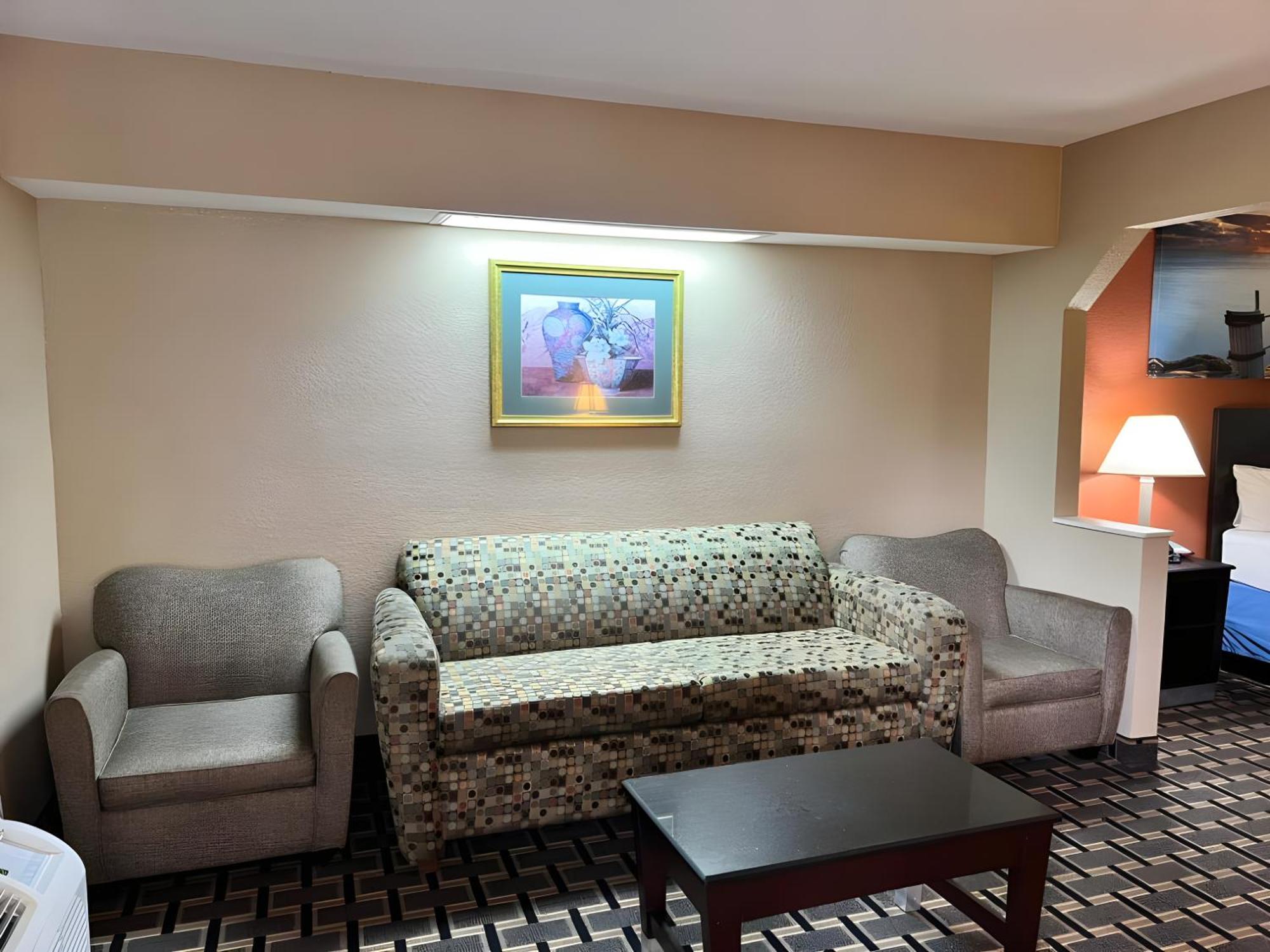 Days Inn & Suites By Wyndham Пайн Блъф Екстериор снимка