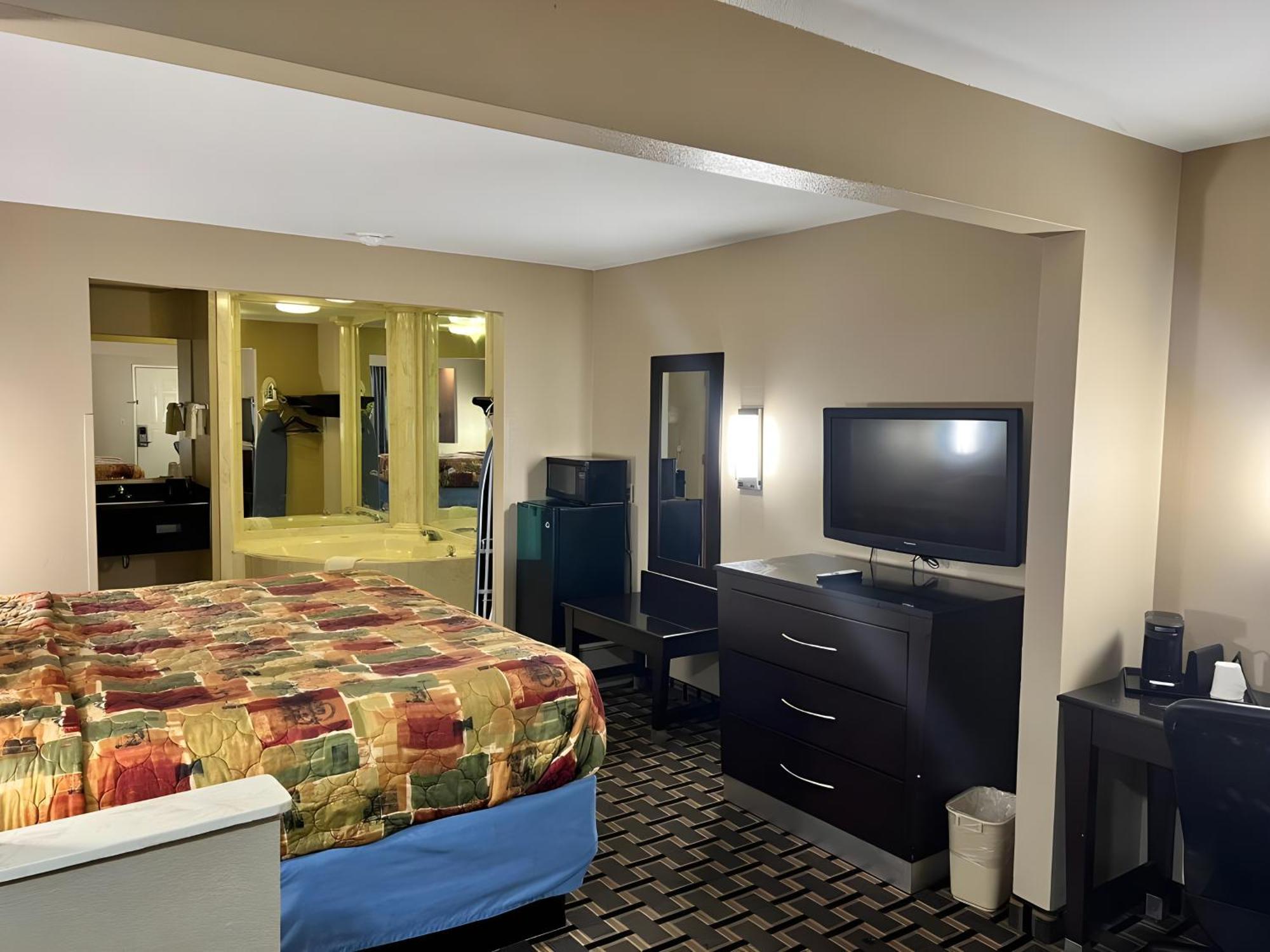 Days Inn & Suites By Wyndham Пайн Блъф Екстериор снимка